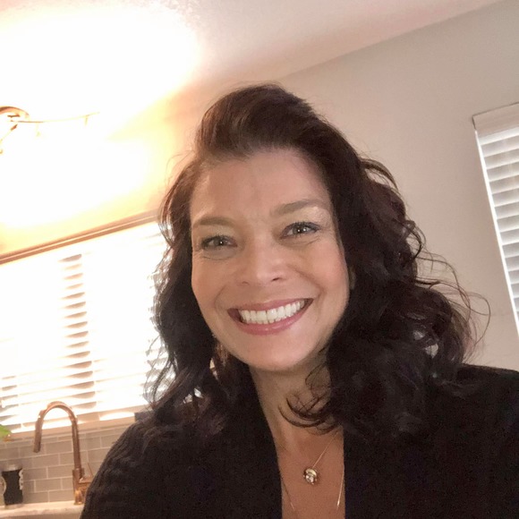 Meet your Posher, Michelle - Picture 1 of 1